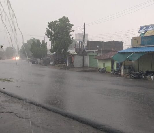 राजनांदगांव में सुबह से झमाझम बारिश, भीषण गर्मी से लोगों को मिली राहत, सुबह 7 बजे से बदला मौसम का मिजाज, लोगों के चेहरों पर लौटी राहत…