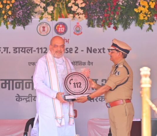 छत्तीसगढ़ में सुरक्षा व्यवस्था को तकनीकी मजबूती : केंद्रीय गृह एवं सहकारिता मंत्री अमित शाह ने ‘अत्याधुनिक डायल 112’ और फॉरेंसिक मोबाइल वैन को दिखाई हरी झंडी…