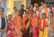 राजनांदगांव: नामांकन के अंतिम दिन घुमका में सियासी हलचल तेज, 65 प्रत्याशियों ने भरा पर्चा…