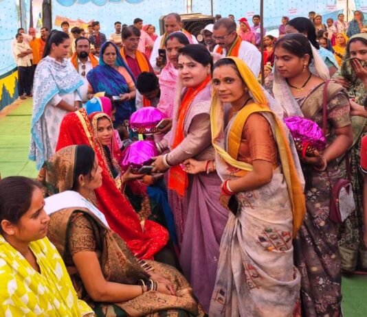 राजनांदगांव : ग्राम पंचायत पलांदुर में जनसमस्या निवारण शिविर का हुआ आयोजन…