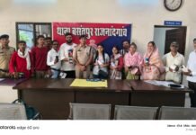 राजनांदगांव: बसंतपुर राजनांदगांव पुलिस ने लौटाई 18 परिवारों की खुशियाँ लगभग 03 लाख रुपये मूल्य के 18 गुम मोबाइल बरामद कर वास्तविक स्वामियों को किया सुपुर्द…