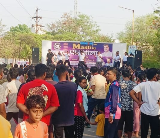 मस्ती की पाठशाला में पारंपरिक खेलो के प्रति बच्चों मंे उत्साह,जुम्बा डाॅस में सभी वर्ग के लोग छत्तीसगढ़ी गाने में जमकर झुमे…