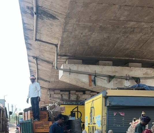 गंदगी फैलाने एवं अवैध कब्जा पर निगम ने बरती सख्ती,मुख्यमंत्री स्वावंलबन योजनांतर्गत निर्मित दुकानों में कब्जा, समान जप्ती कर सील बंदी…