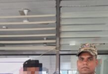 खैरागढ़ : अवैध शराब बिक्री करते युवक गिरफ्तार, 45 पौवा शराब सहित नकदी और मोबाइल जब्त…