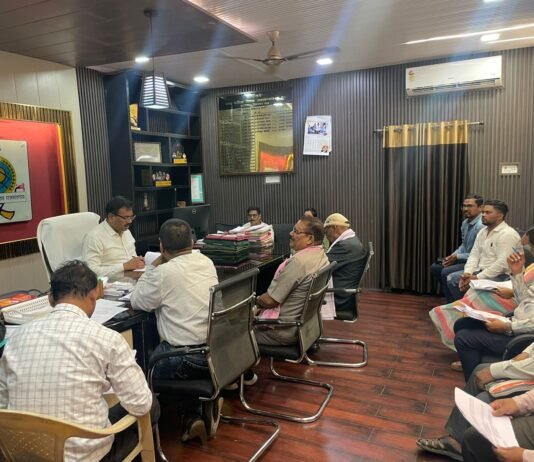 आयुक्त ने कर्मचारी संघो की उपस्थिति में परामर्शदात्री समिति की ली बैठक,वेतन, अनुकम्पा नियुक्ति तथा सेवानिवृत्त कर्मचारियो की लंबित राशि के संबंध में हुई चर्चा…