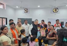 राजनांदगांव: विधानसभा अध्यक्ष ने गंज पारा स्कूल का निरीक्षण कर विद्यार्थियों का तिलक लगाकर किया स्वागत…