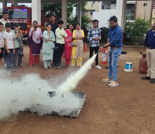राजनांदगांव: कोचिंग सेंटर संचालकों को दिया गया अग्नि सुरक्षा प्रशिक्षण, आपात स्थिति से निपटने की जानकारी…