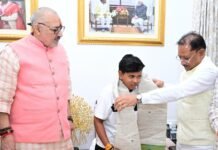 रायपुर : श्रीलंका दौरे के लिए भारतीय अंडर-19 महिला क्रिकेट टीम की उपकप्तान बनीं महक नरवासे : मुख्यमंत्री विष्णु देव साय ने किया सम्मानित…