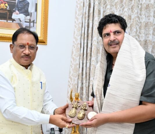 रायपुर : किसान हितैषी नीतियों ने दिलाई छत्तीसगढ़ को नई पहचान : छत्तीसगढ़ के कृषि विकास मॉडल का अध्ययन करने पहुंचा महाराष्ट्र का विधायक दल…