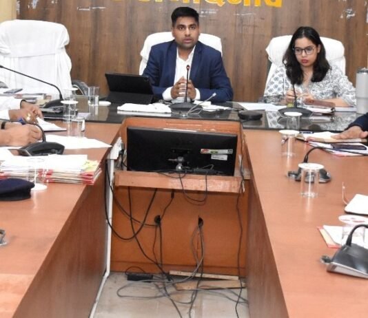 राजनांदगांव: कलेक्टर की अध्यक्षता में ठोस अपशिष्ट प्रबंधन नियम 2026 के प्रभावी क्रियान्वयन के संबंध में जिला स्तरीय समिति की समीक्षा बैठक संपन्न…