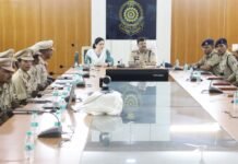 राजनांदगांव: पुलिस महानिरीक्षक बालाजी राव ने 40 प्रशिक्षु उप निरीक्षकों की ली बैठक, आधुनिक पुलिसिंग और डिजिटल तकनीकों पर दिया जोर…