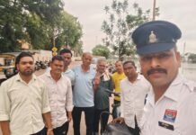 राजनांदगांव: स्कूल वाहनों पर ट्रैफिक पुलिस की सख्ती, चालकों को सुरक्षा नियमों का कराया गया पालन…