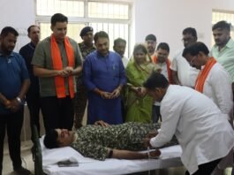 कोरकोट्टी के 29 वीर शहीदों को श्रद्धांजलि, राजनांदगांव पुलिस ने रक्तदान कर दी अनूठी श्रद्धांजलि…