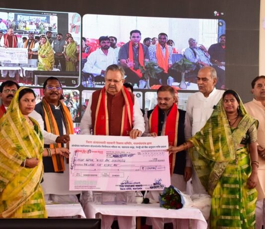 राजनांदगांव: विधानसभा अध्यक्ष डॉ. रमन सिंह ने 20.01 करोड़ रूपए के विकास कार्यों का किया भूमिपूजन एवं लोकार्पण…