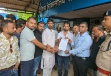 राजनांदगांव: नवजात की मौत के मामले में कांग्रेस के युवाओं का जोरदार प्रदर्शन, स्वास्थ्य मंत्री का पुतला फूंका…