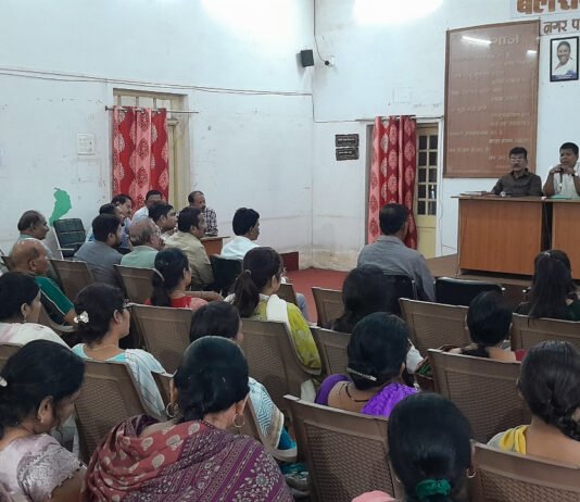 प्रधानमंत्री सूर्य घर मुफ्त बिजली योजना का लाभ लेने अपने घरो में सोलर पेनल लगाने आयुक्त ने अधिकारियो व कर्मचारियो को प्रेरित कर दी जानकारी…