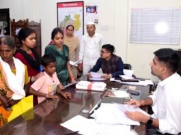 राजनांदगांव: कलेक्टर ने जनदर्शन में सुनी नागरिकों की समस्याएं…