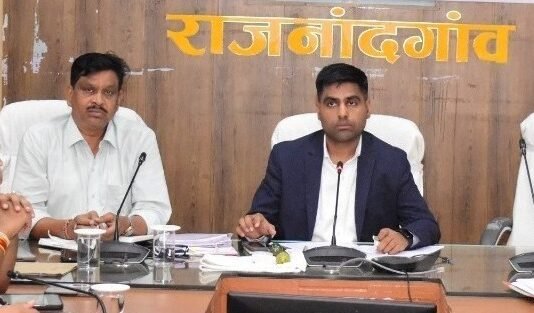 राजनांदगांव: जिले के 15 नक्सल पीडि़त परिवारों एवं 13 आत्मसमर्पित नक्सलियों को पुनर्वास का लाभ…