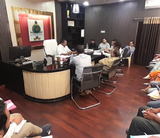 राजनांदगांव: अधिकारियो व कर्मचारियो की बैठक लेकर आयुक्त मरकाम ने दिये दिशा निर्देश…