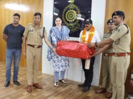 राजनांदगांव: सम्मान और शुभकामनाओं के साथ सेवानिवृत्त हुए प्रधान आरक्षक विष्णु सिंह राजपूत, एसपी अंकिता शर्मा ने किया सम्मानित…