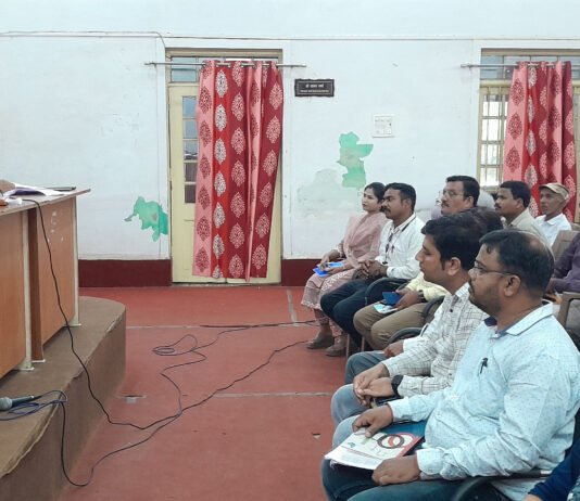 राजनांदगांव: राजस्व विभाग की समीक्षा में आयुक्त ने नये दर से डिमाण्ड दुरूस्त कर वसूली के दिये निर्देश…