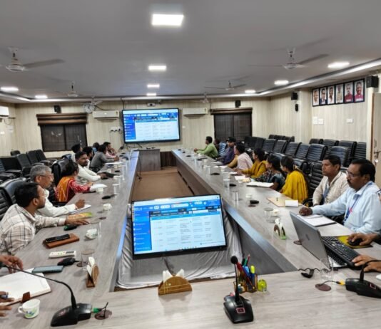 ई-ऑफिस प्रणाली के सुचारू संचालन को लेकर जिला कार्यालय सभाकक्ष में अधिकारियों-कर्मचारियों को दिया गया प्रशिक्षण…