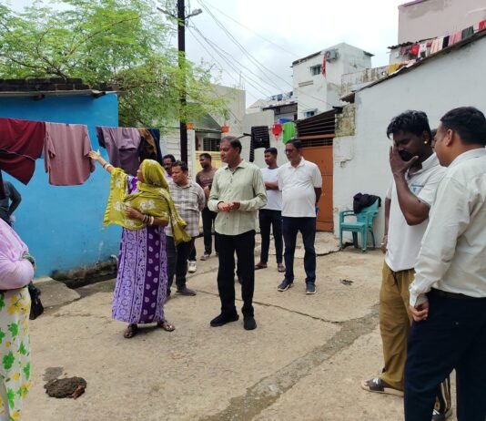 राजनांदगांव: पानी, सफाई एवं निर्माण कार्य का जायजा लेने महापौर पहुॅचे लालबाग वार्ड…