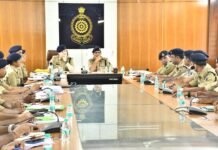 राजनांदगांव: लंबित अपराधों के जल्द निपटारे पर जोर, IG अजय यादव ने ली अपराध समीक्षा बैठक…
