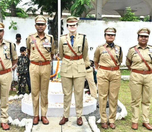 राजनांदगांव: एसपी अंकिता शर्मा ने पुलिस कार्यालय में फहराया तिरंगा, जिलेभर में शान से मना स्वतंत्रता दिवस…