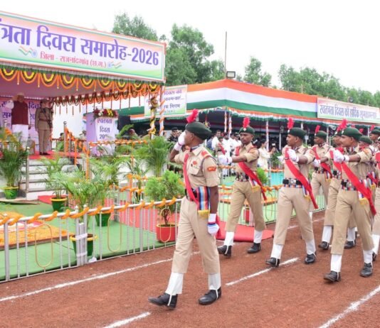 राजनांदगांव: पीटीएस राजनांदगांव में शान से लहराया तिरंगा, डॉ. रमन सिंह ने ली परेड की सलामी…