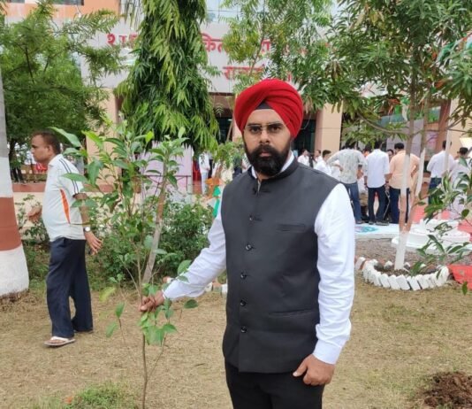 राजनांदगांव: स्वतंत्रता दिवस पर शैंकी बग्गा ने विभिन्न स्थानों पर किया ध्वजारोहण, मेडिकल कॉलेज परिसर में किया वृक्षारोपण…