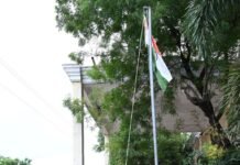 राजनांदगांव: सीईओ जिला पंचायत ने संयुक्त जिला कार्यालय प्रांगण में किया ध्वजारोहण…