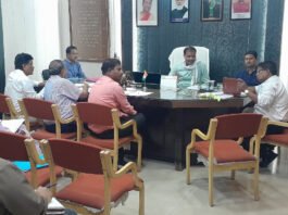 महापौर ने निर्माण कार्य मेें प्रगति लाने, चलते बारिश एवं आगामी त्योहार व गणेश पर्व को देखते हुये पेचवर्क करने, विद्युत व्यवस्था दुरूस्त करने के दिये निर्देश…