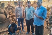 राजनांदगांव: गणेश प्रतिमा निर्माण स्थल का आयुक्त ने किया निरीक्षण…
