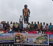 राजनांदगांव: राष्ट्रीय खेल दिवस- मेजर ध्यानचंद की प्रतिमा पर महापौर ने किया माल्यार्पण…