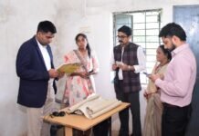 राजनांदगांव: कलेक्टर ने पटवारी कार्यालय बम्हनी का किया औचक निरीक्षण…