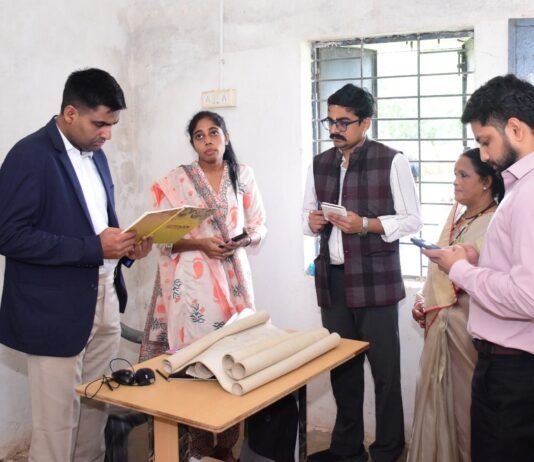 राजनांदगांव: कलेक्टर ने पटवारी कार्यालय बम्हनी का किया औचक निरीक्षण…