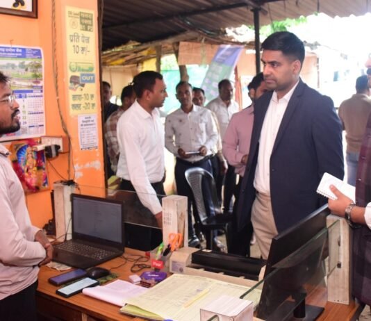 राजनांदगांव: कलेक्टर ने लोक सेवा केन्द्र बम्हनी का किया निरीक्षण…