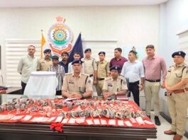खैरागढ़:अंतर्राज्यीय चोर गिरोह का पर्दाफाश, ज्वेलरी दुकान में चोरी के तीन आरोपी गिरफ्तार…