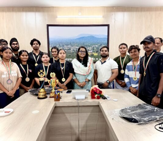 धमतरी में जिले के खिलाड़ियों का जलवा, 16 पदक के साथ जीती टीम चैंपियनशिप…