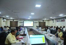 सीएम हेल्पलाइन सहित शिकायत पोर्टलों में प्राप्त शिकायतों का प्राथमिकता से करें निराकरण — कलेक्टर प्रजापति…