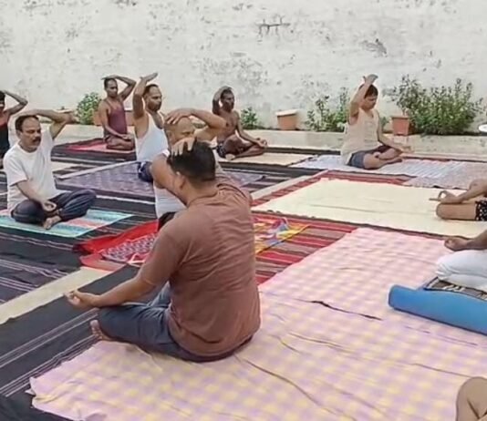 राजनांदगांव जेल में बंदियों को योग प्रशिक्षण, पुनर्वास और स्वरोजगार की दिशा में पहल…