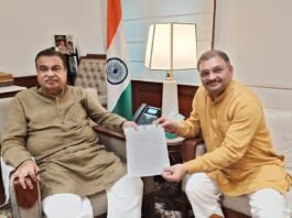 राजनांदगांव : संसदीय क्षेत्र के सड़को के उन्न्यन हेतु गडकरी से मिले संासद संतोष पान्डेय…