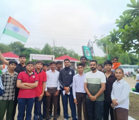 राजनांदगांव: स्वतंत्रता दौड़ में सरस्वती उ.मा.विद्या मन्दिर के विद्यार्थियों ने लिया उत्साहपूर्वक भाग…