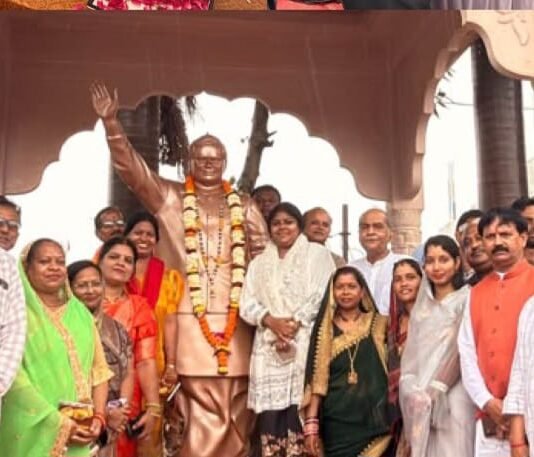 राजनांदगांव: अटल जी की पुण्यतिथि पर महापौर ने उनकी प्रतिमा पर माल्यार्पण कर किया नमन…