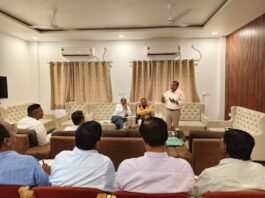 राजनांदगांव: चार जिलों में विद्युत विकास को मिलेगी नई रफ्तार, सांसद संतोष पाण्डे ने ली मैदानी अधिकारियों की समीक्षा बैठक…