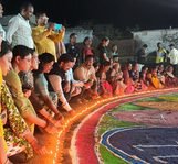 राजनांदगांव: सेवा यात्रा को समर्पित दीपों से रोशन हुए गांव और शहर,प्रधानमंत्री नरेन्द्र मोदी के 25 वर्षों की सेवा यात्रा को समर्पित रहा दीप प्रज्वलन कार्यक्रम…