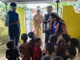 राजनांदगांव: कलेक्टर ने ग्राम आलीखूटा में आंगनबाड़ी केंद्र एवं विकास कार्यों का किया निरीक्षण…