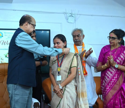 रायपुर : वर्तमान पर फोकस करें, निरंतर सीखते रहें और समाज के लिए योगदान दें- डेका…