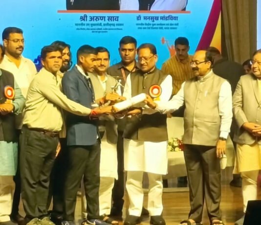 महासमुंद : पैरा एथलेटिक्स में लक्की यादव को शहीद राजीव पांडेय पुरस्कार एवं सुखदेव व निखिल को मिला शहीद कौशल यादव पुरस्कार…